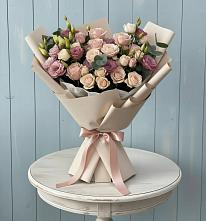 Букет цветов из:  Розы и Лизиантусы в Радужном Владимирской области