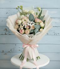 Букет цветов из:  Розы и Лизиантусы в Радужном Владимирской области