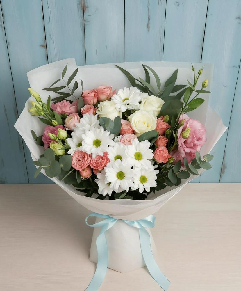 Букет цветов из: Розы, Лизиантусы и Хризантемы в Радужном Владимирской области