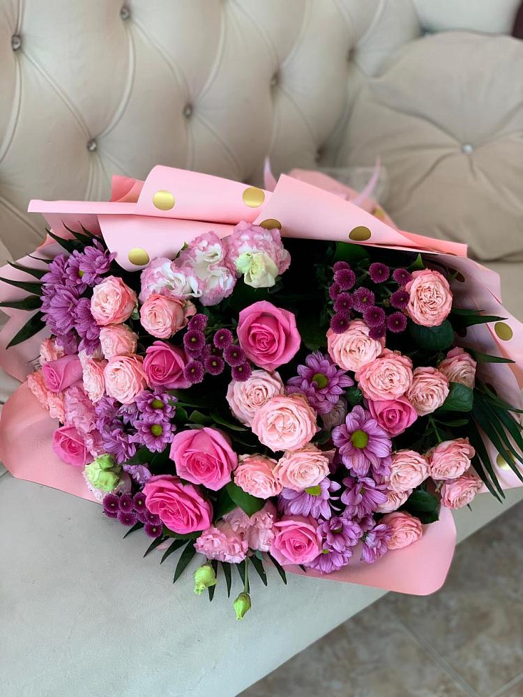 Букет цветов из: Хризантемы, Розы и Лизиантусы в Радужном Владимирской области