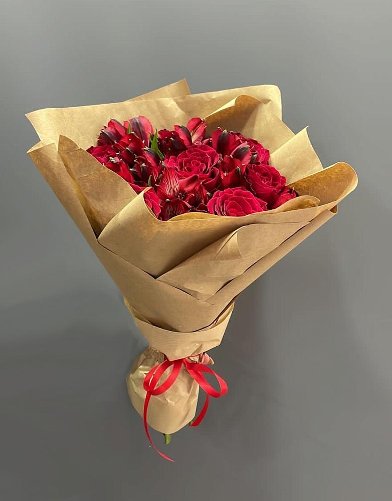 Букет цветов из: Альстромерии и Розы в Радужном Владимирской области