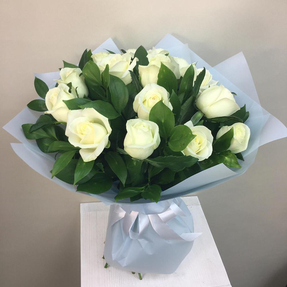 Букет 15 Белых роз Проуд в Радужном Владимирской области