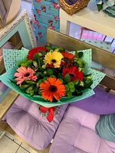 Букет цветов из:  Герберы, Хризантемы и Альстромерии #REPLACE_PRED# Радужном Владимирской области