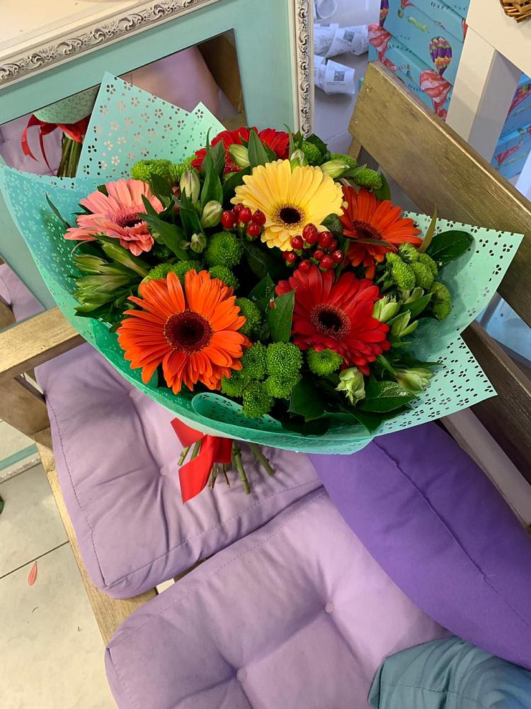 Букет цветов из: Герберы, Хризантемы и Альстромерии в Радужном Владимирской области