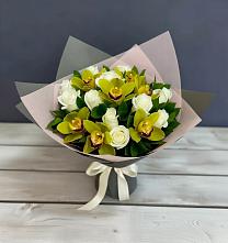 Букет цветов из:  Орхидеи и Розы в Радужном Владимирской области