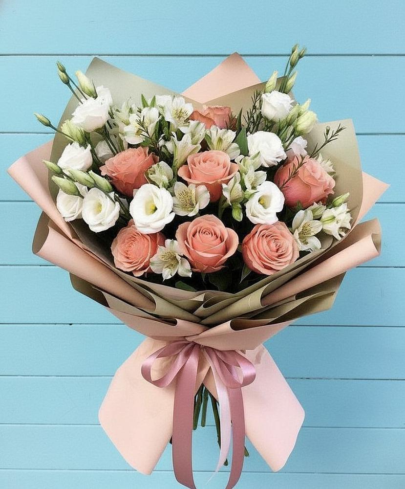 Букет цветов из: Розы, Альстромерии и Лизиантусы в Радужном Владимирской области