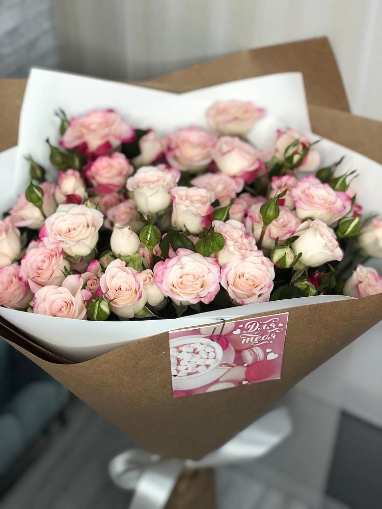 Букет цветов из: Розы в Радужном Владимирской области