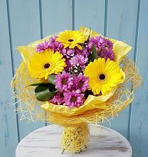 Букет цветов из:  Хризантемы и Герберы в Радужном Владимирской области