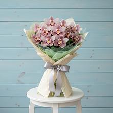 Букет цветов из:  Орхидеи и Розы #REPLACE_PRED# Радужном Владимирской области