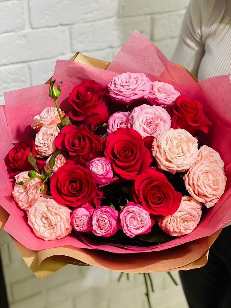 Букет цветов из: Розы в Радужном Владимирской области