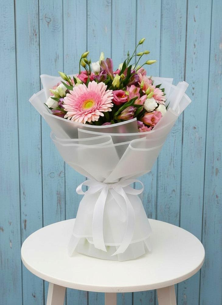 Букет цветов из: Герберы, Альстромерии и Лизиантусы в Радужном Владимирской области