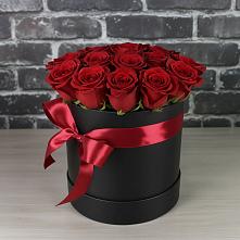 Цветочная композиция из Розы в шляпной коробке в Радужном Владимирской области