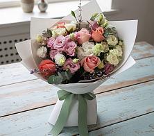 Букет цветов из:  Розы, Лизиантусы и Гвоздики в Радужном Владимирской области