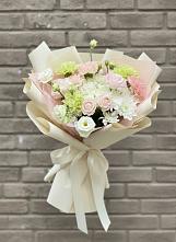 Букет цветов из:  Гвоздики, Розы, Лизиантусы и Хризантемы в Радужном Владимирской области