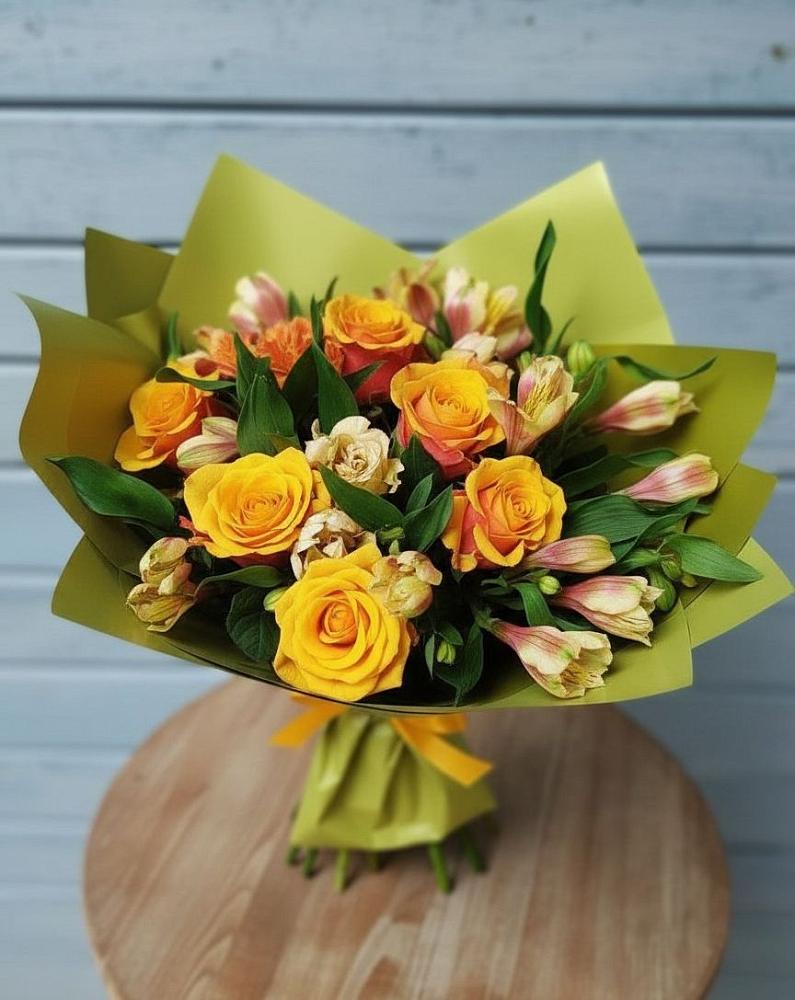 Букет цветов из: Альстромерии и Розы в Радужном Владимирской области