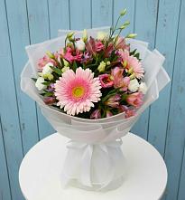 Букет цветов из:  Герберы, Альстромерии и Лизиантусы #REPLACE_PRED# Радужном Владимирской области