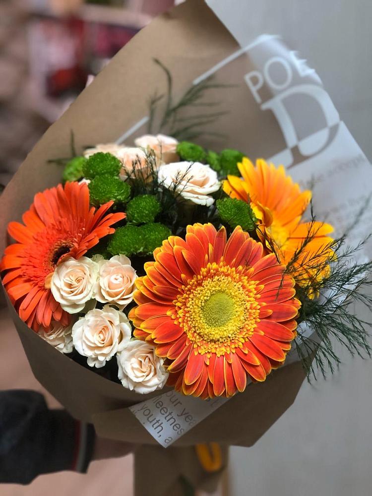 Букет цветов из: Герберы, Хризантемы и Розы в Радужном Владимирской области