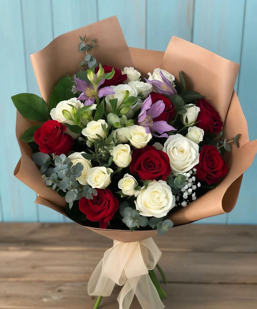 Букет цветов из: Розы и Альстромерии в Радужном Владимирской области