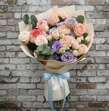 Букет цветов из:  Розы, Лизиантусы и Гвоздики в Радужном Владимирской области