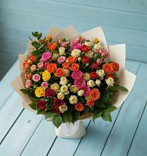 Букет Микс из разноцветных кустовых роз в Радужном Владимирской области