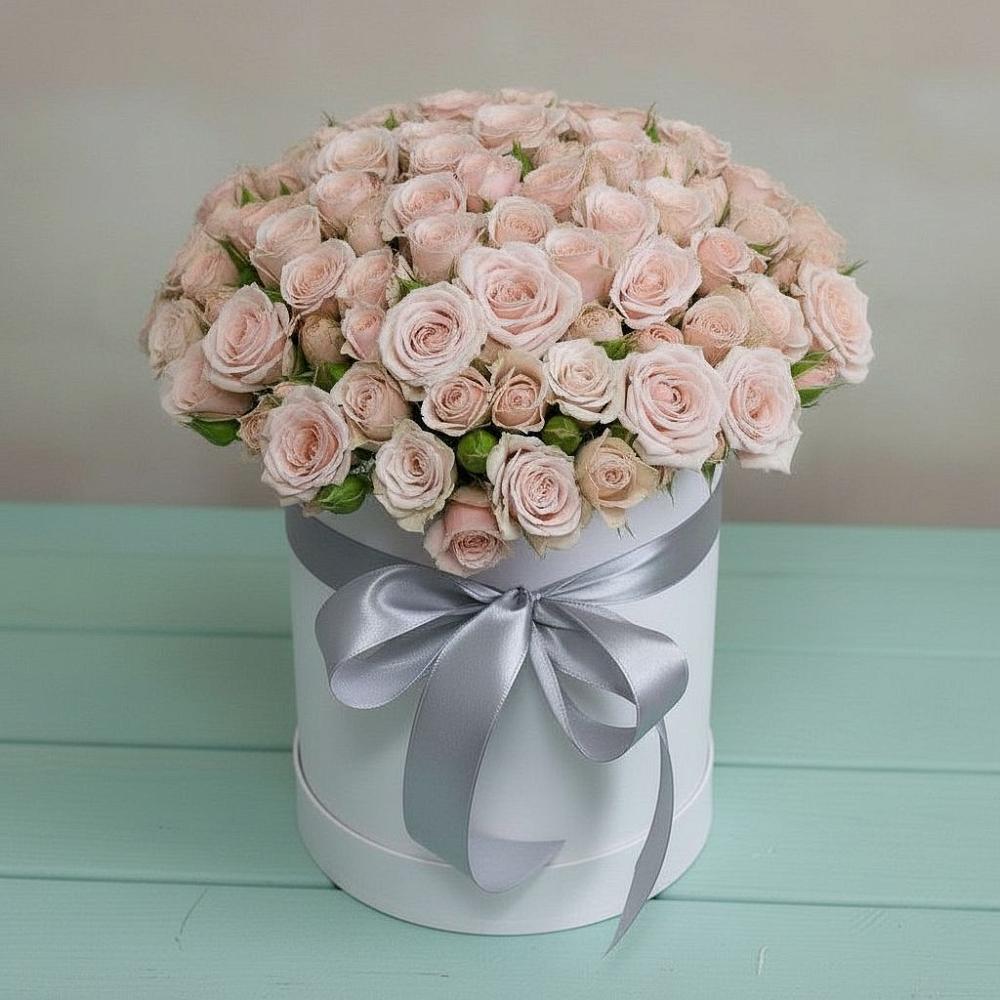 Цветочная композиция из Розы в шляпной коробке в Радужном Владимирской области