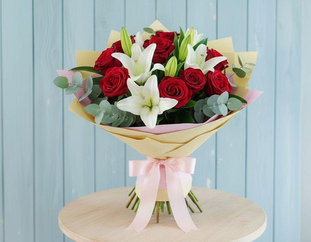 Букет цветов из: Лилии и Розы в Радужном Владимирской области